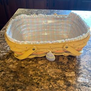 2005 Longaberger Easter basket